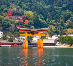 Miyajima, Hiroshima, torii